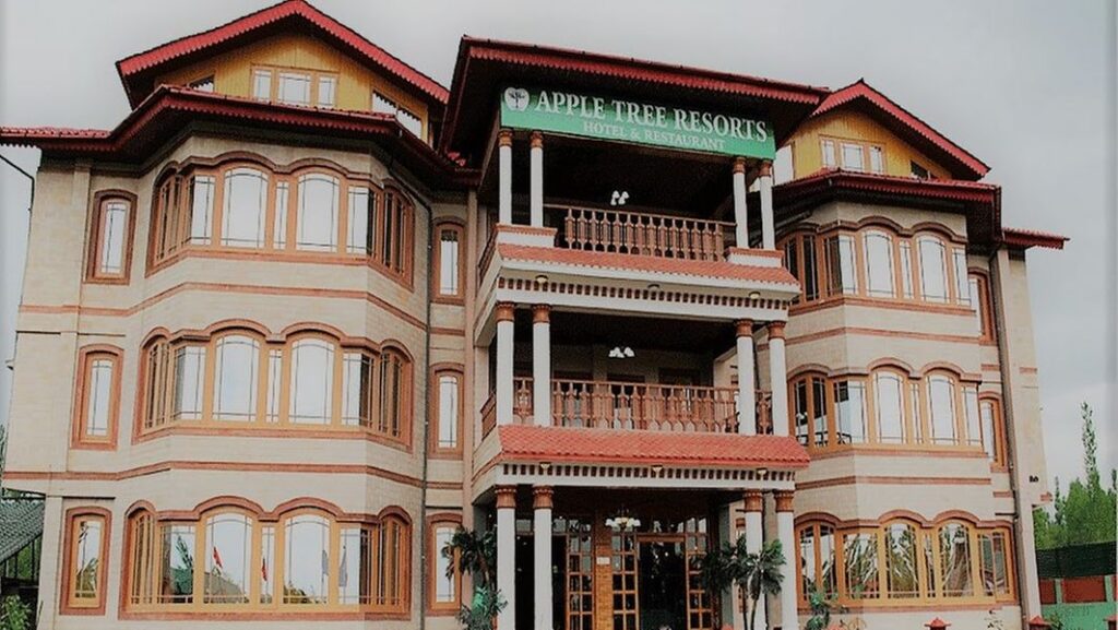 Apple Tree Resort
Srinagar-Gulmarg Road, Batpora, Kunzar 